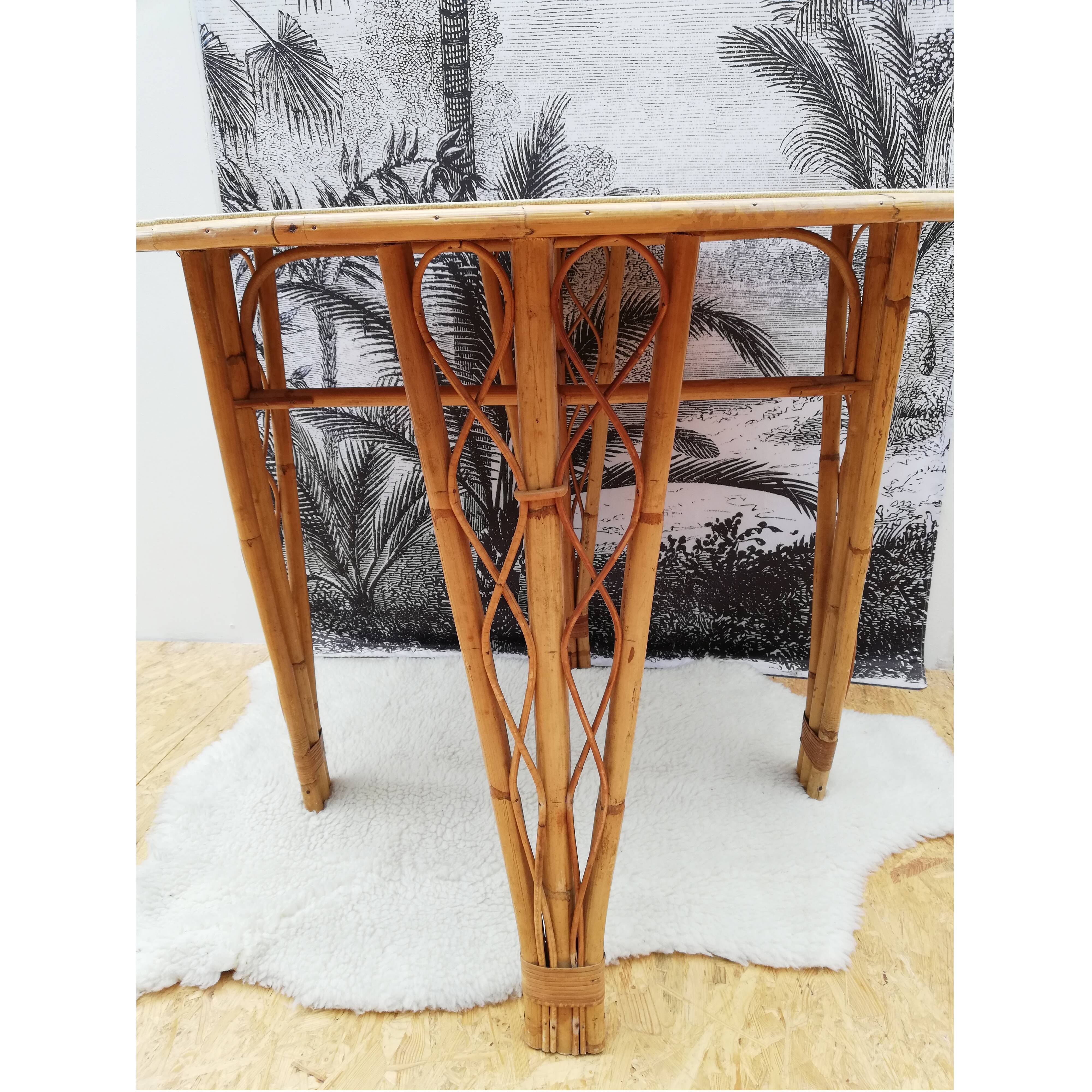 Round table rattan