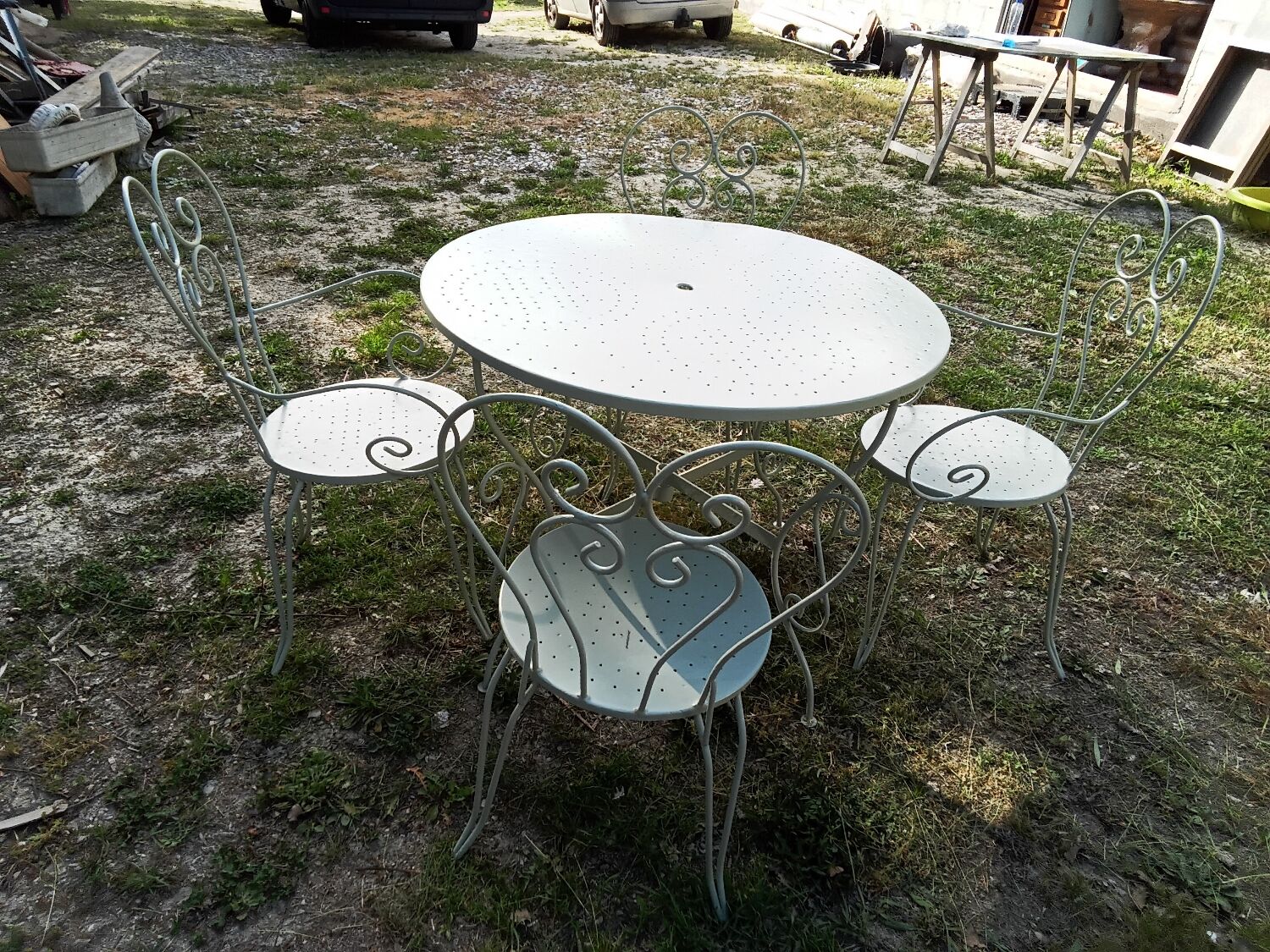 Salon de jardin en fer forgé vert