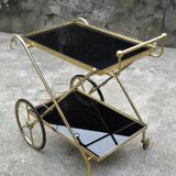 Rolling dessert in gold metal