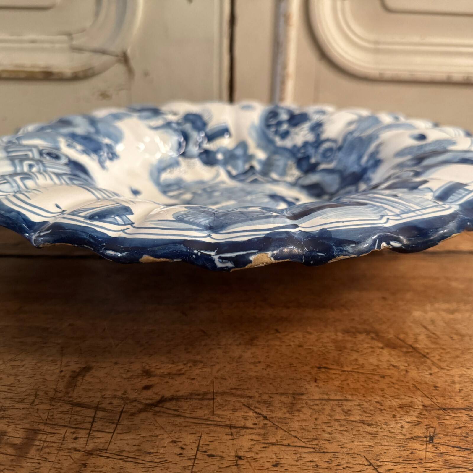 Polylobed hollow dish in Delft earthenware with Chinese decoration, 18th century