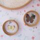 Plateau et 13 sous-verres vintage papillons et rotin à détourner en élements de décoration