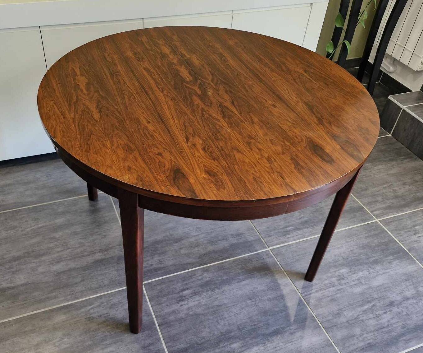 Scandinavian extendable round table in rosewood, 1970s
