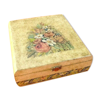 Box in wood painted floral decoration