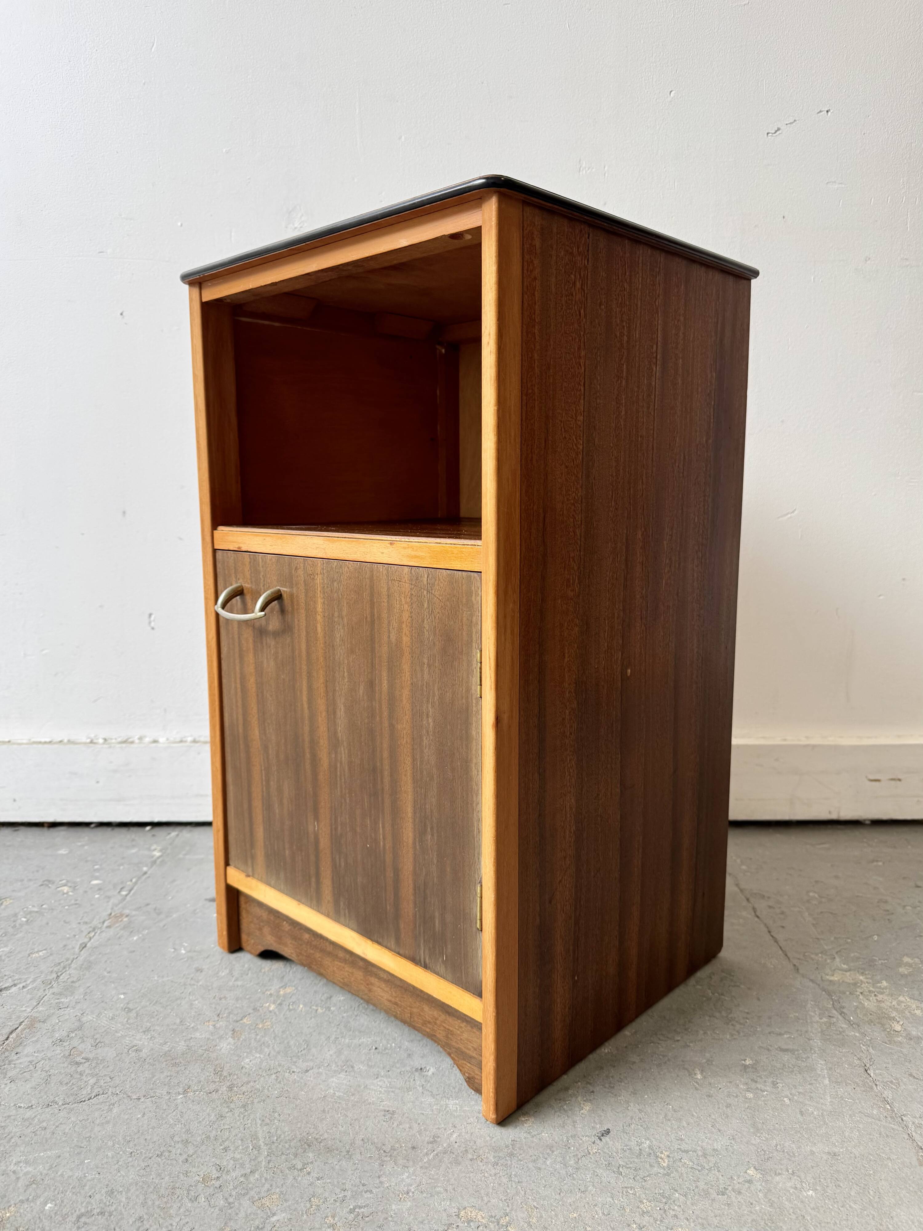 Table de chevet vintage par Avalon Yatton