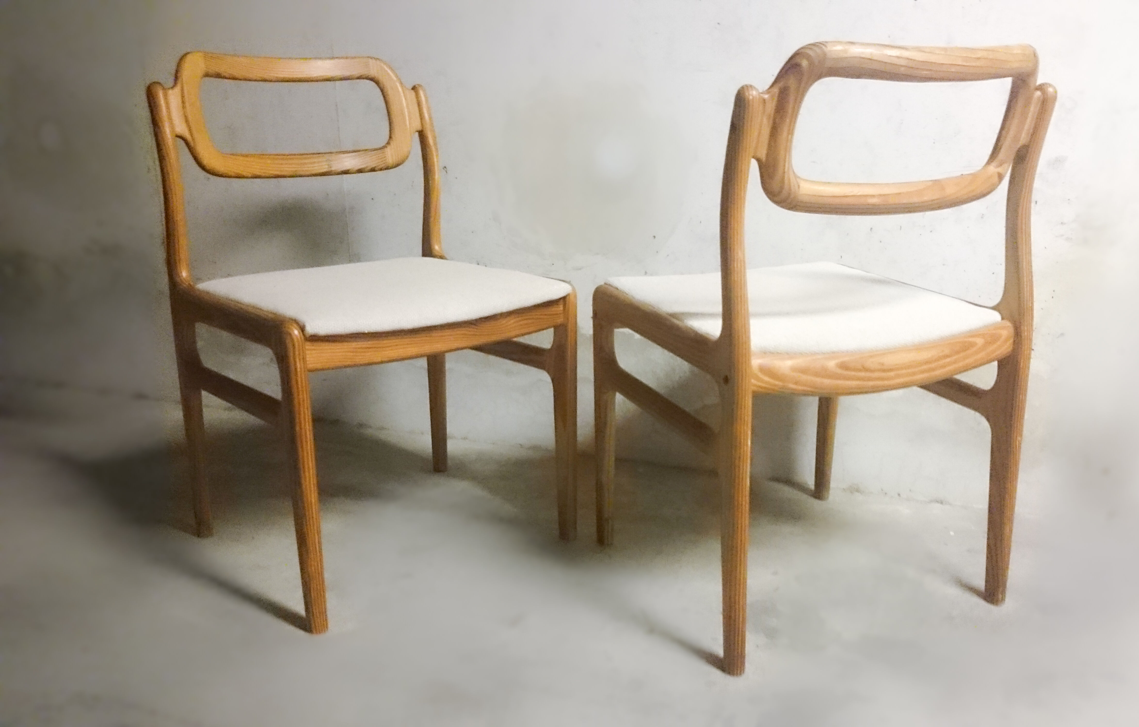 4 chairs by Johannes Andersen for Uldum Møbelfabrik, in pine, Scandinavian design, Denmark 1960's
