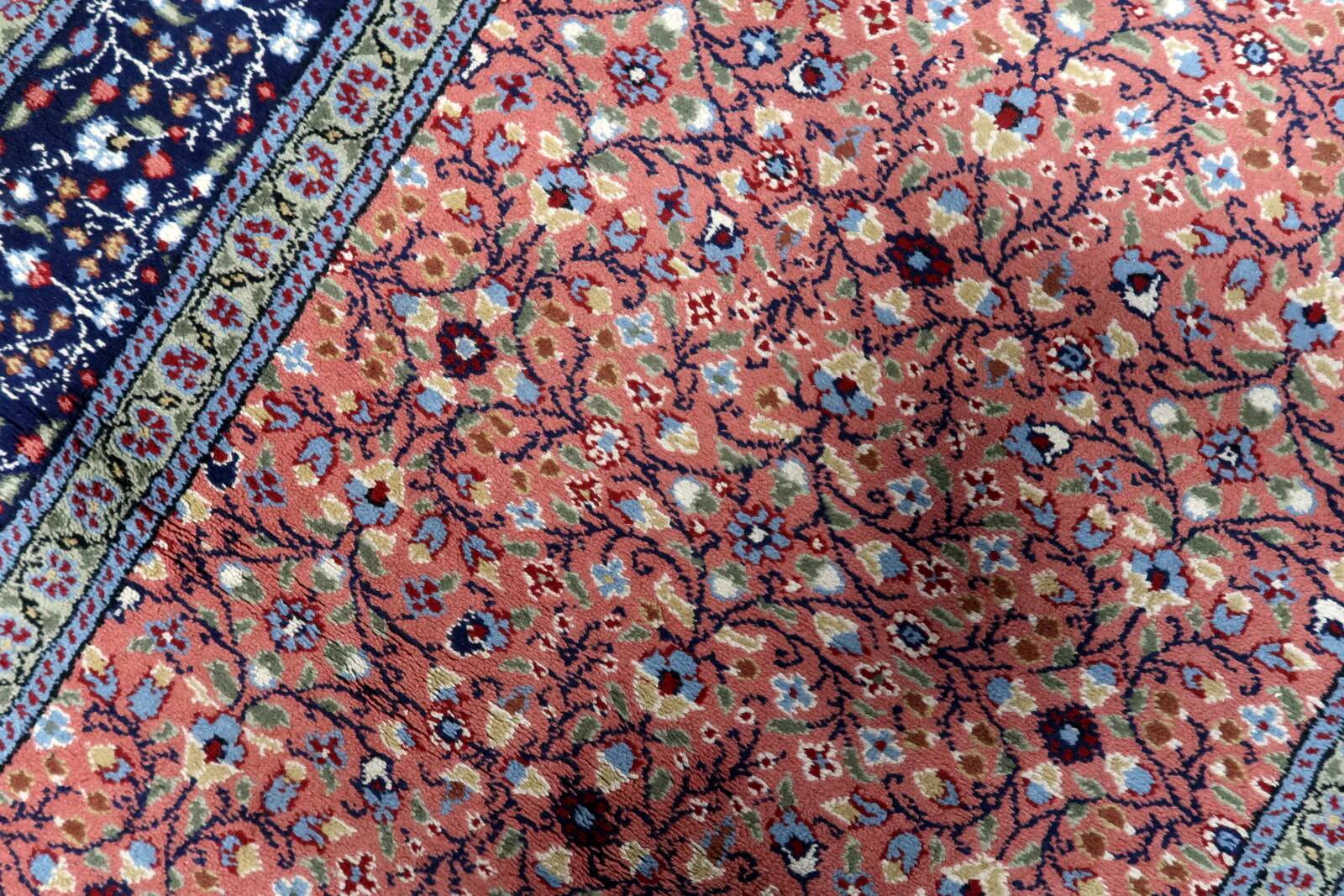 Handmade vintage Indian Agra rug 121cm x 183cm 1960s