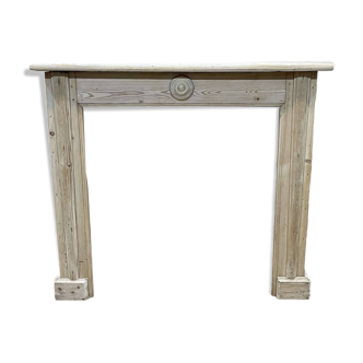 Fir fireplace mantel from the end of the 19th century