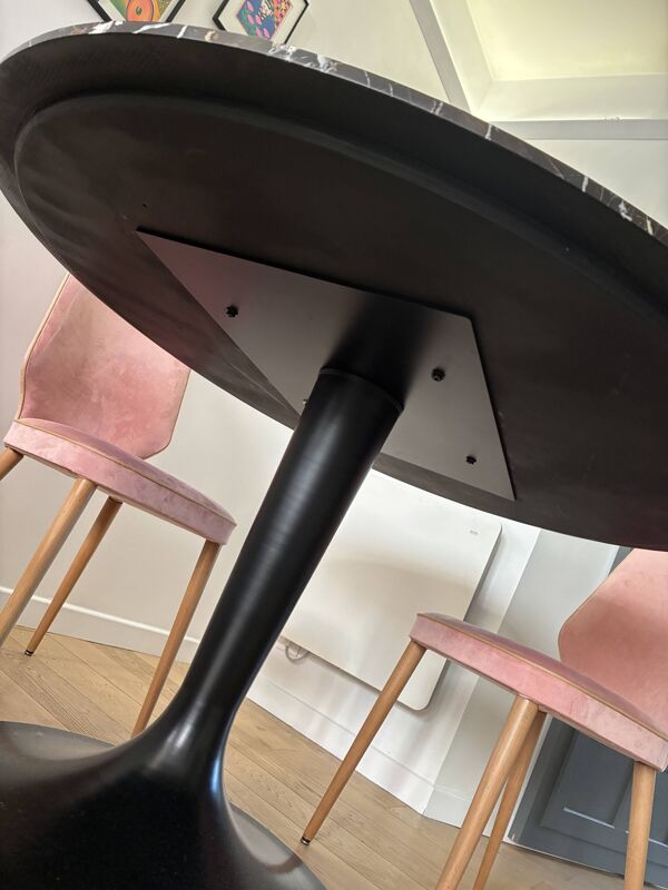 Table ronde AMPM en marbre noir / brun + Pied Tulipe _ Diamètre 120 cm