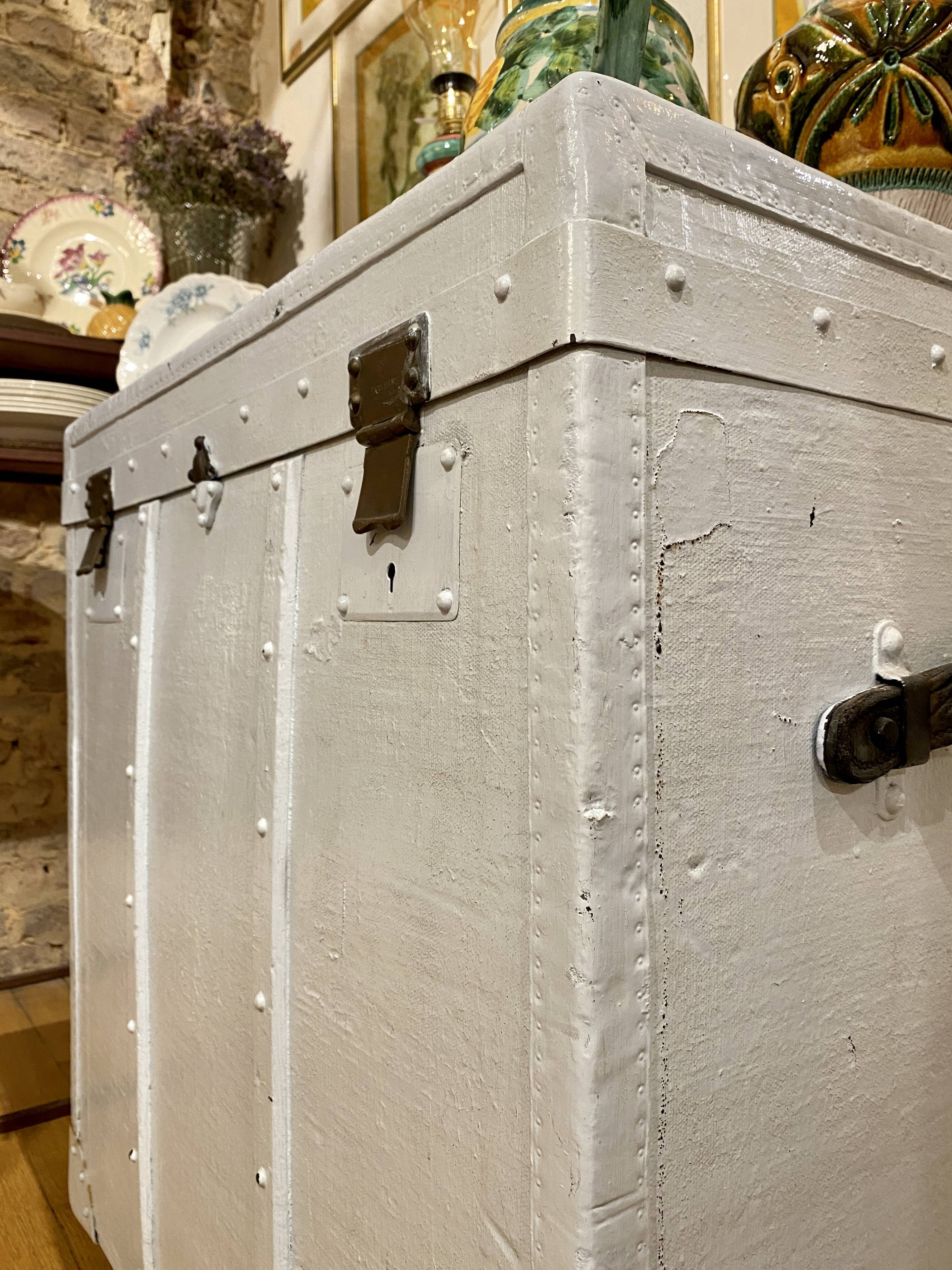 P. Coessens storage trunk