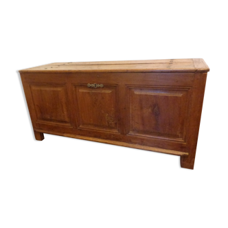 Chest in Lorraine oak EIGHTEENTH