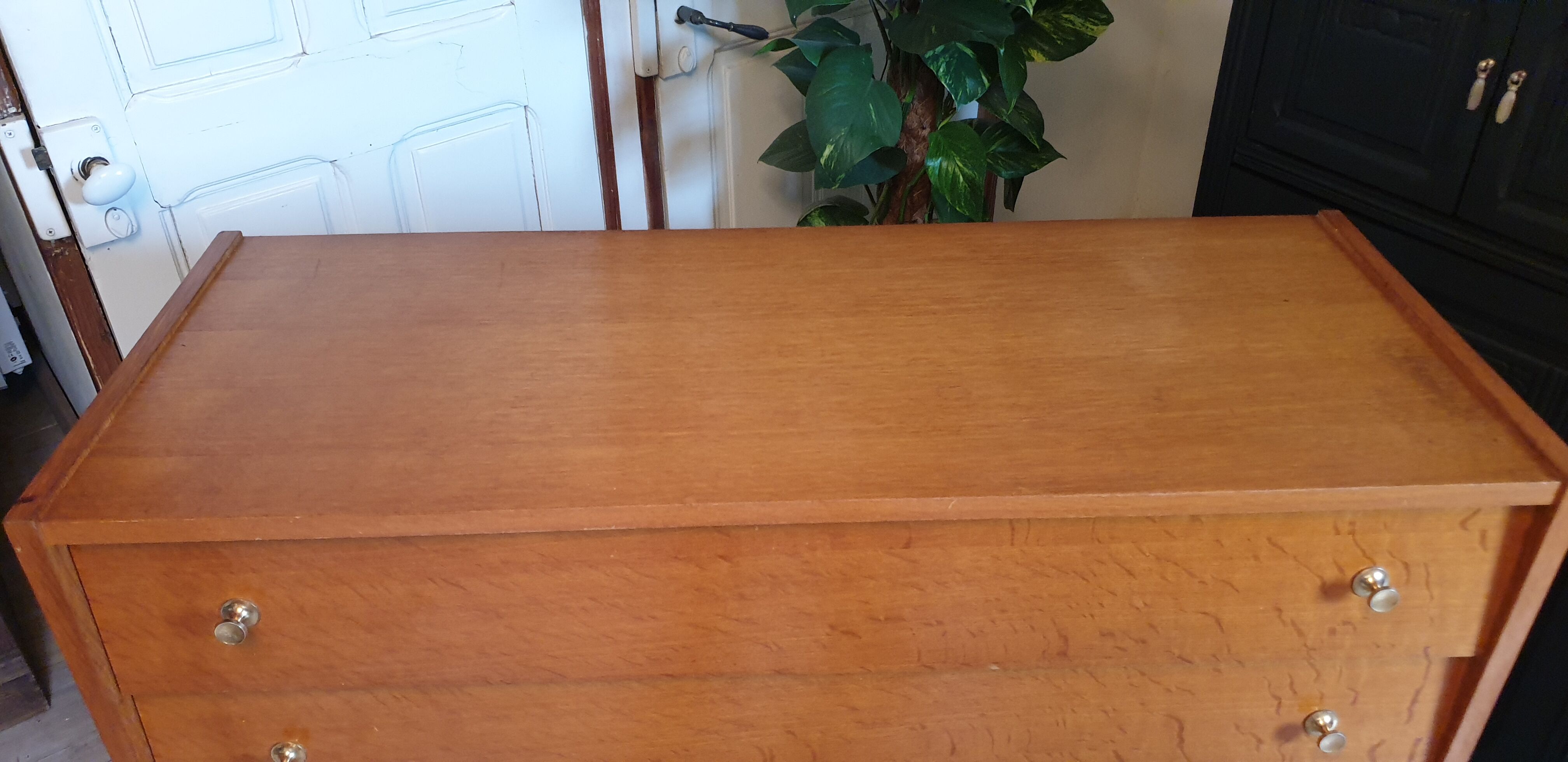 Vintage chest of drawers