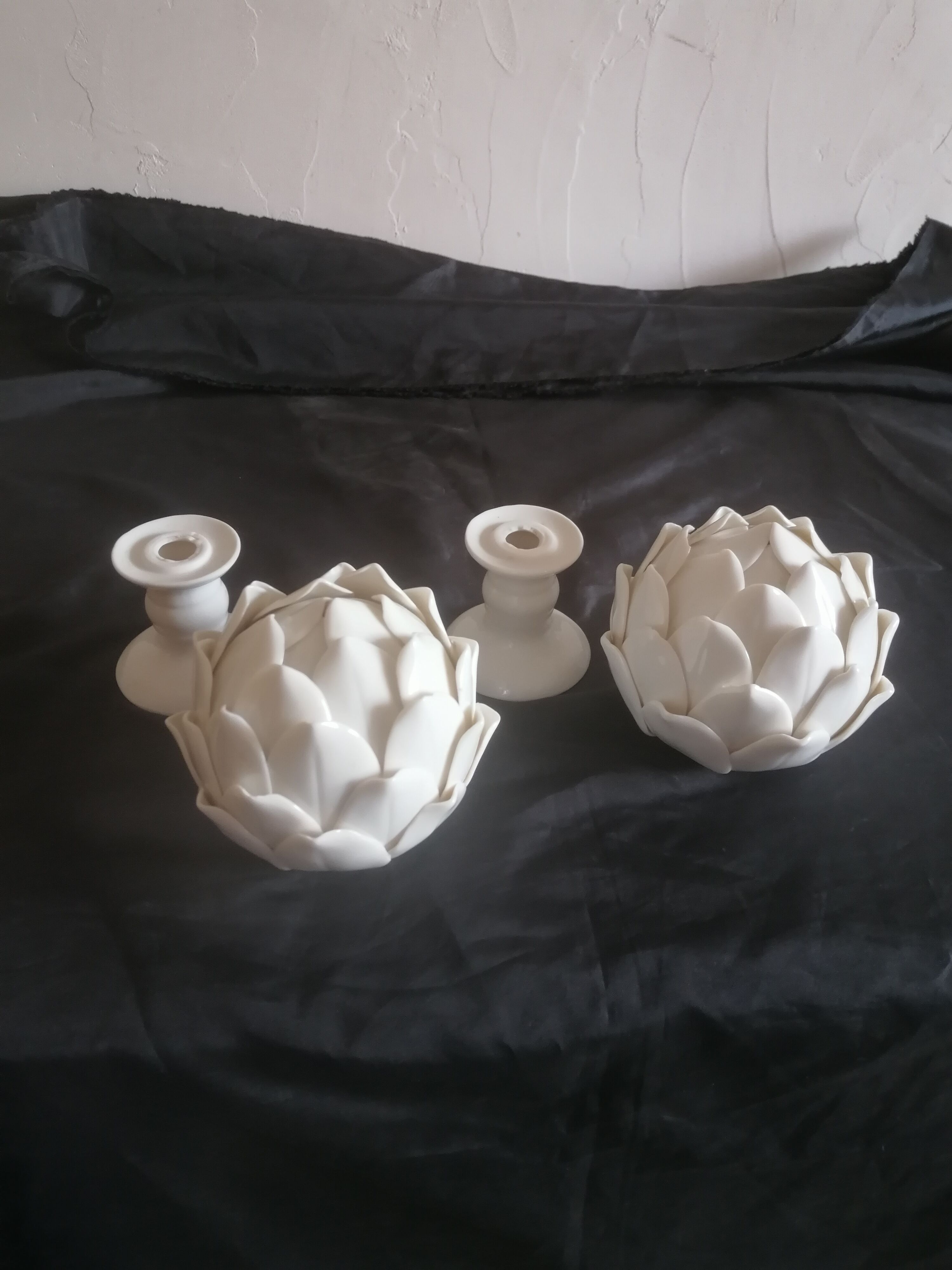Pair of porcelain artichokes. Mid-twentieth century.