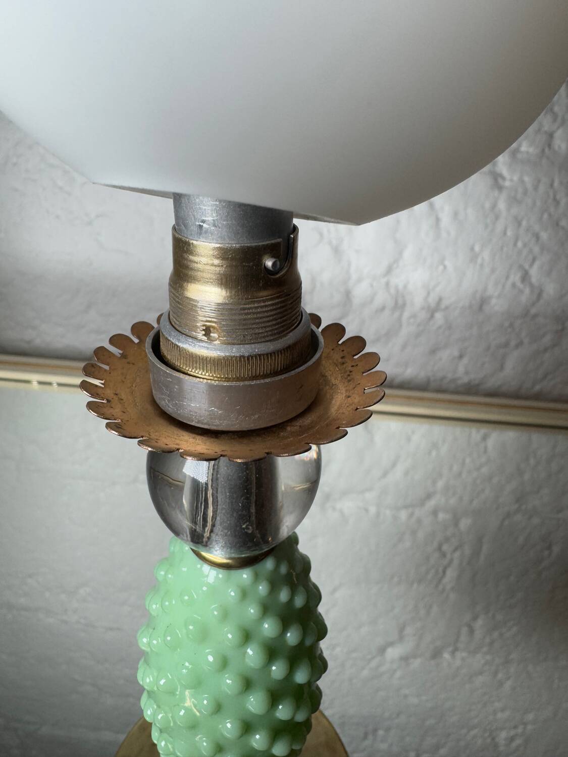 Lampe en opaline MD, années 60