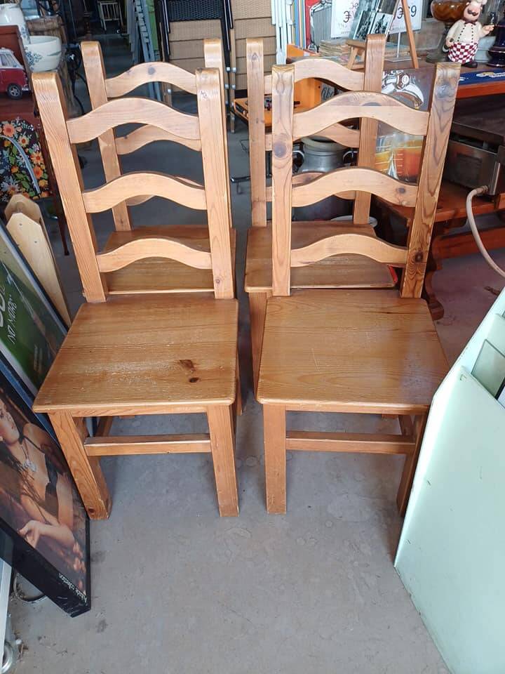Solid pine chair