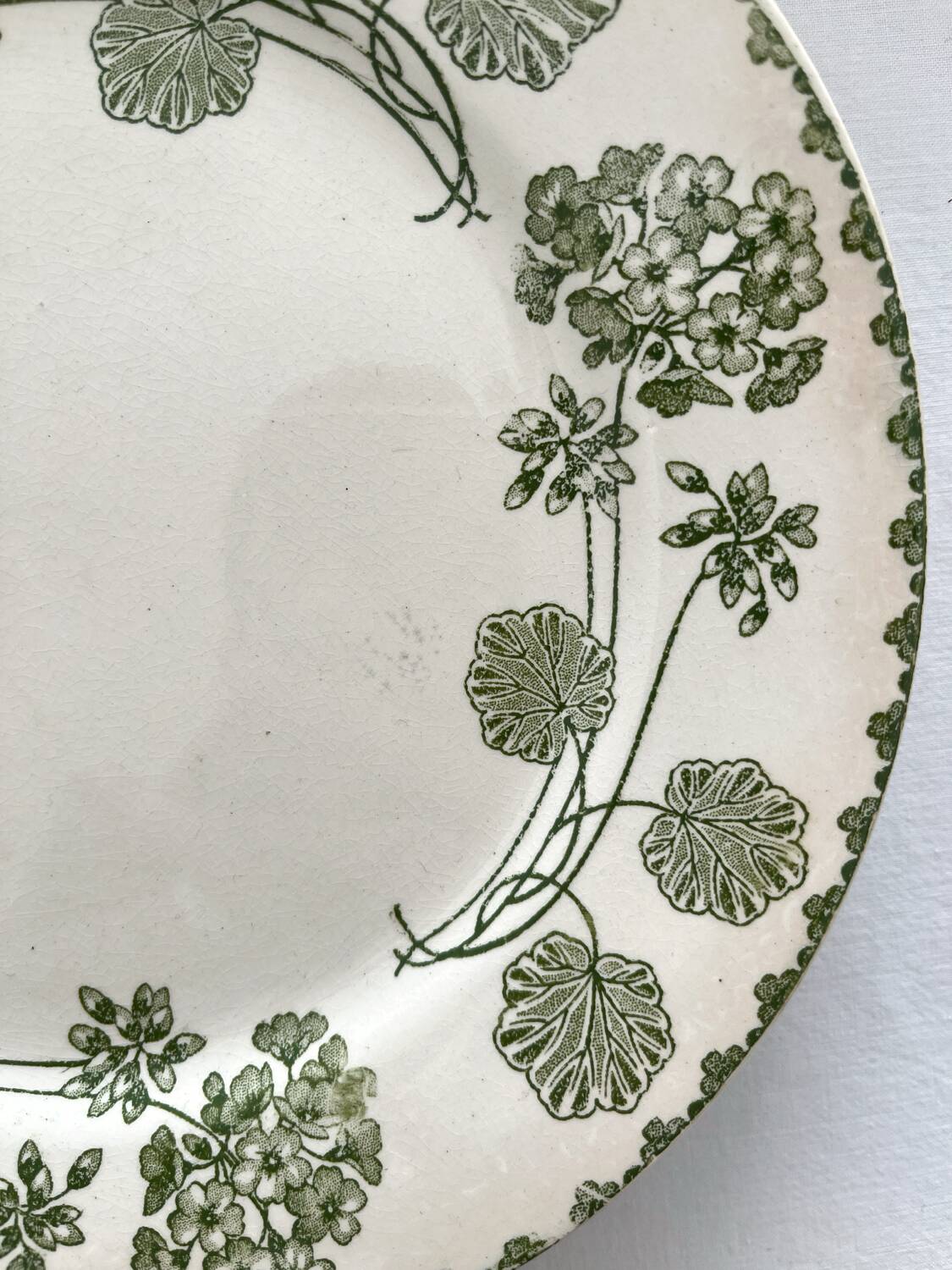 4 assiettes à dessert terre de fer « Géranium » Sarreguemines