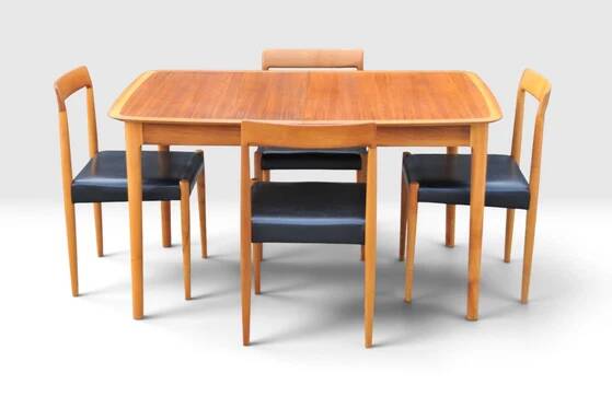 Extendable vintage Lübke table with 4 Lübke teak chairs