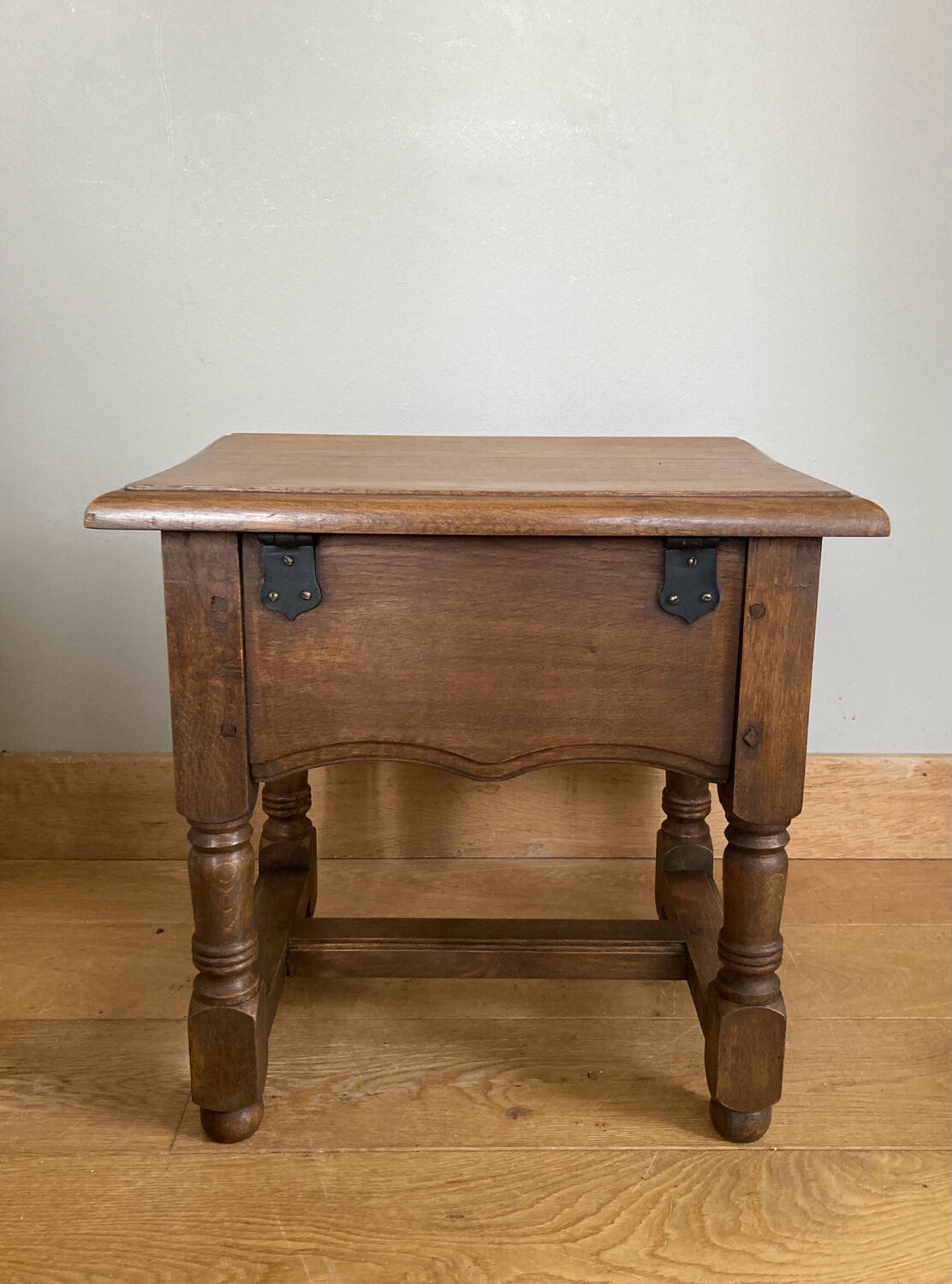 Chest bedside twentieth century solid oak pegged base spacer