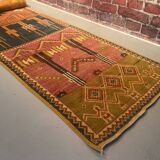 Rectangular rug