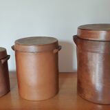 Set of three pots in sandstone