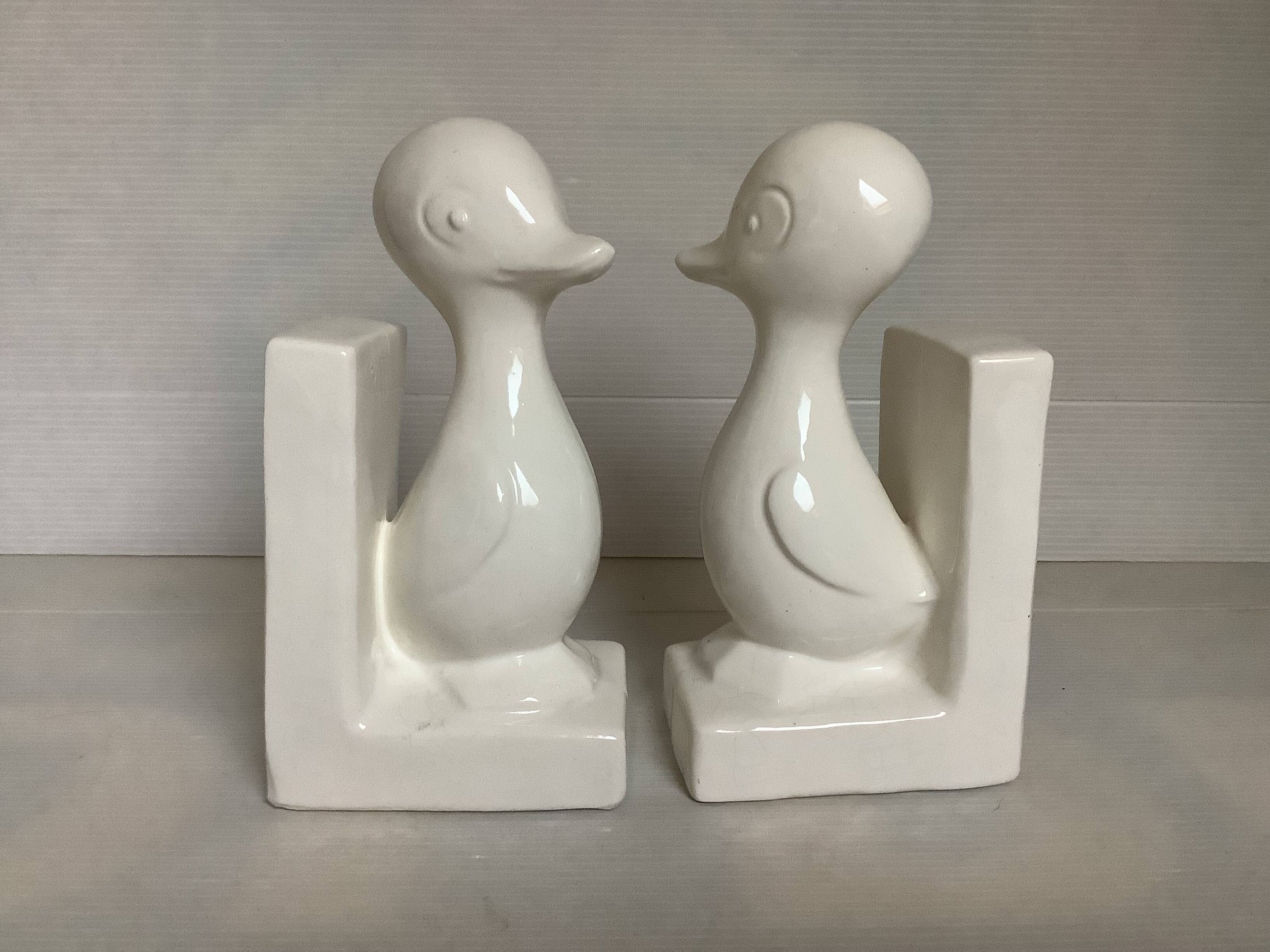Pair of zoomorphic bookends for children