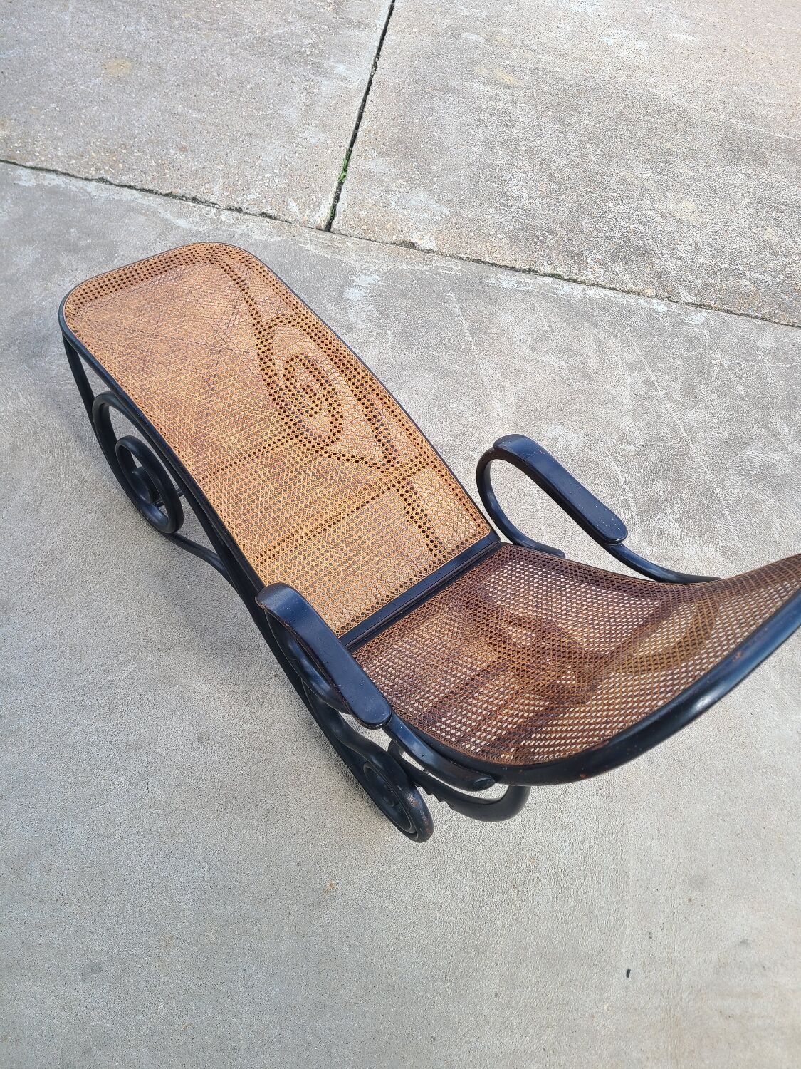 Thonet canngage lounge chair and bent beech wood circa 1900