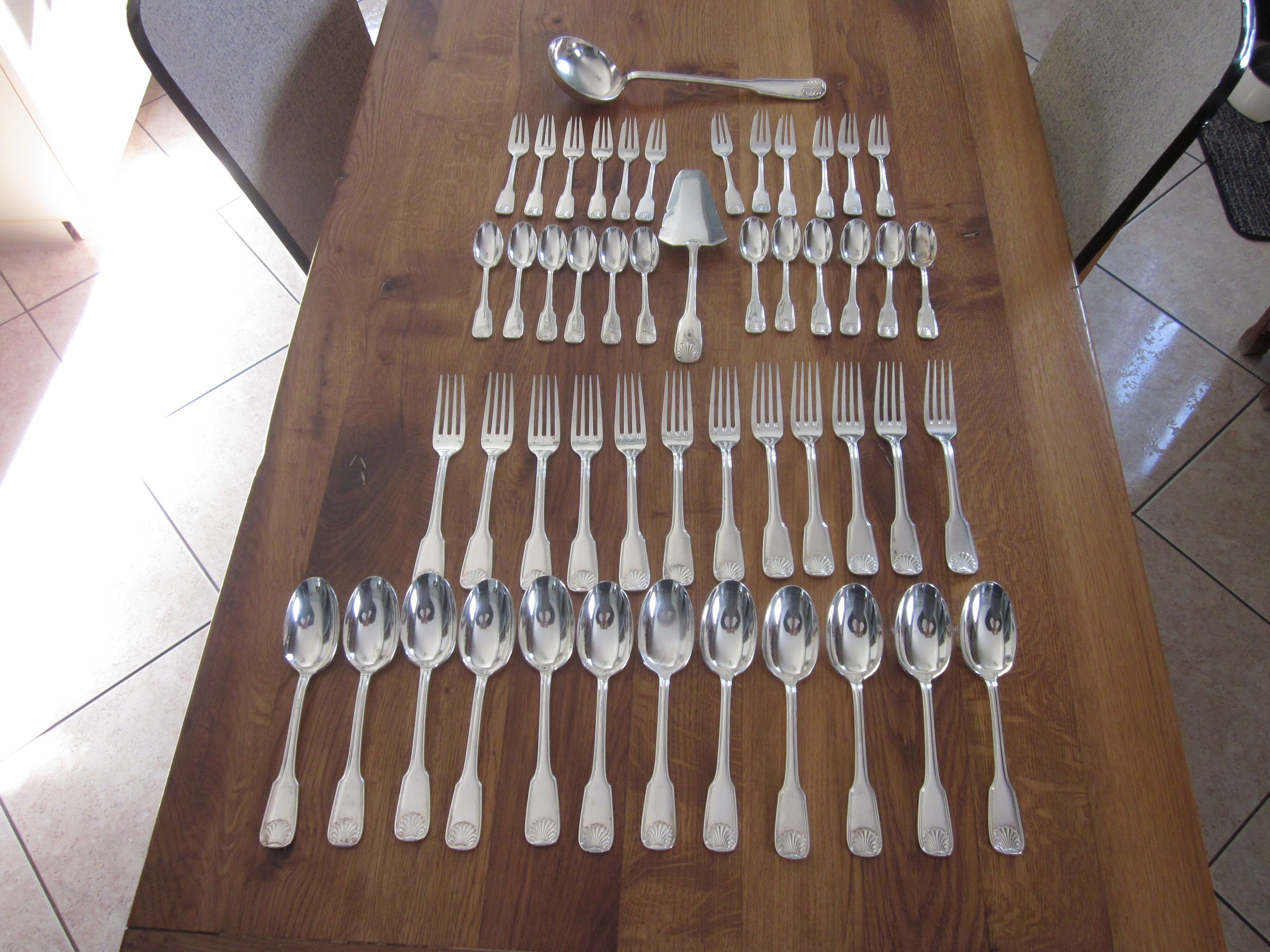 Silver metal menagere 50 pieces