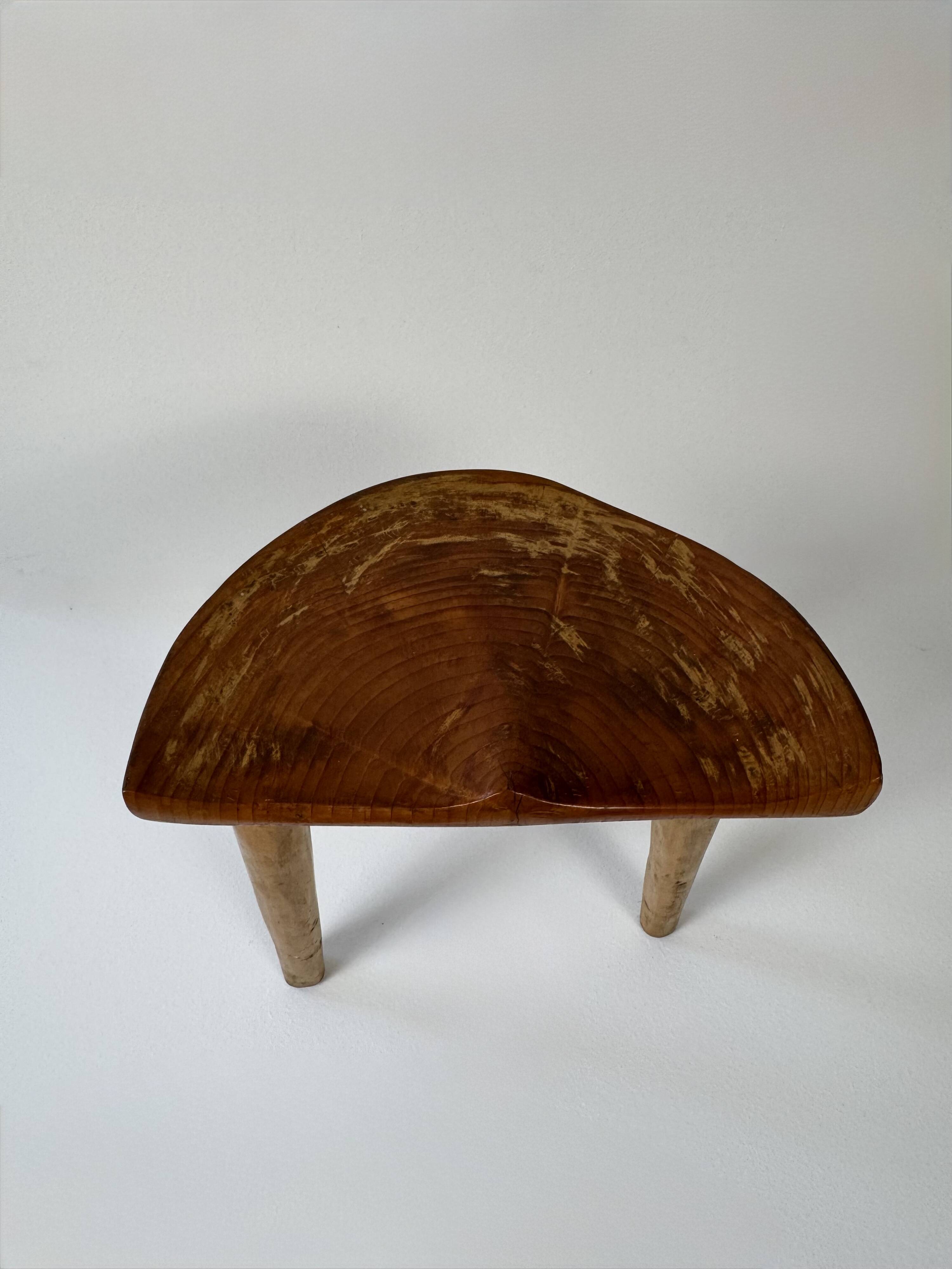 Tabouret vintage en bois tripode, France, 1960