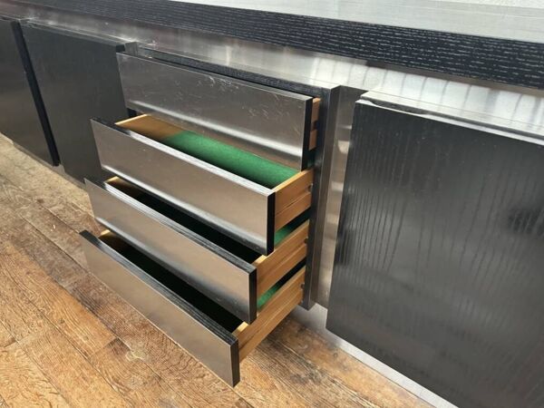 Enfilade vintage en bois et alu design année 1970 à 3 portes et 4 tiroirs