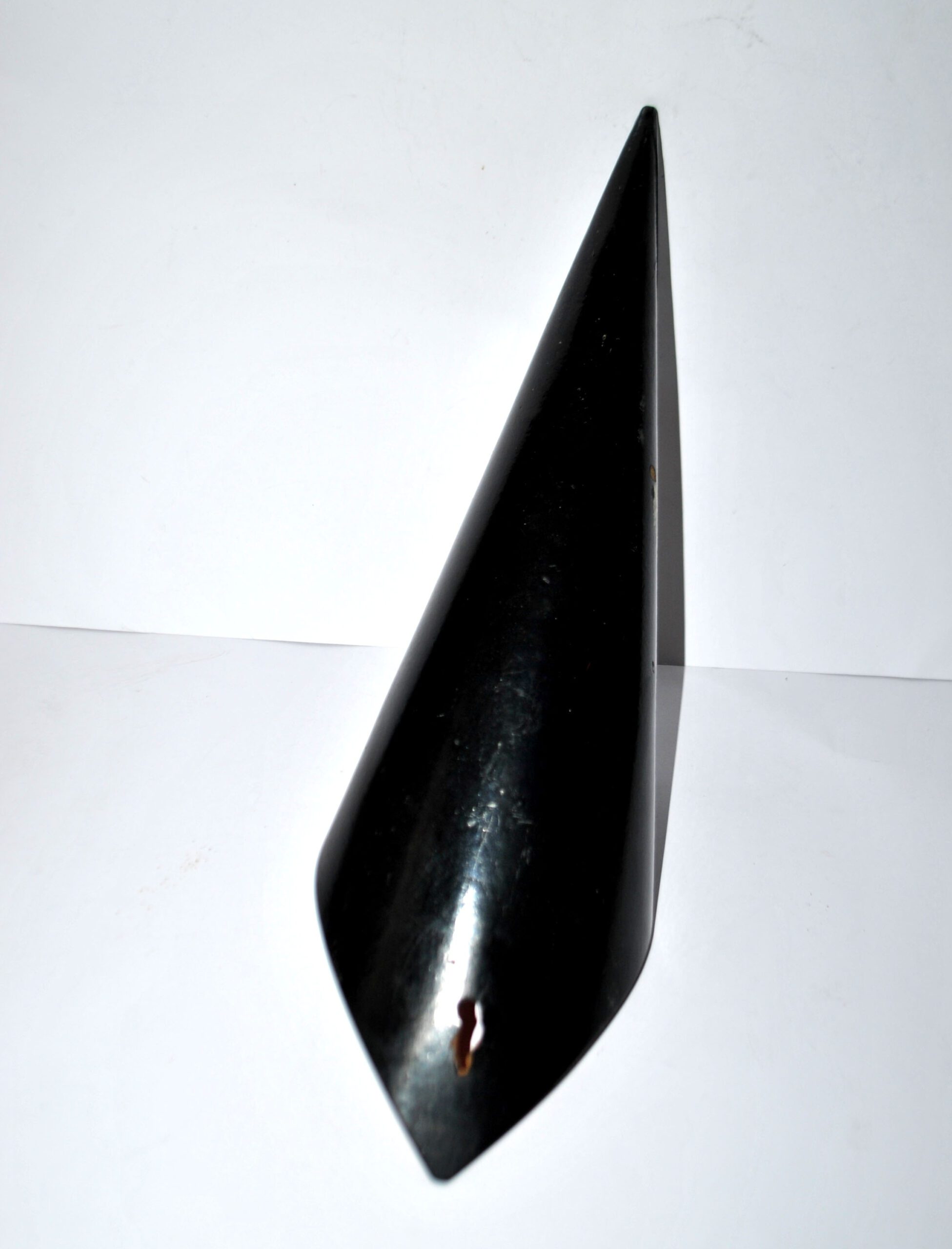 Cornet vase in "Chinese lacquer" floral Napoleon III black and red