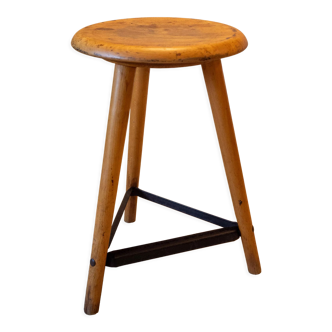 Tabouret d’atelier en bois par AMA