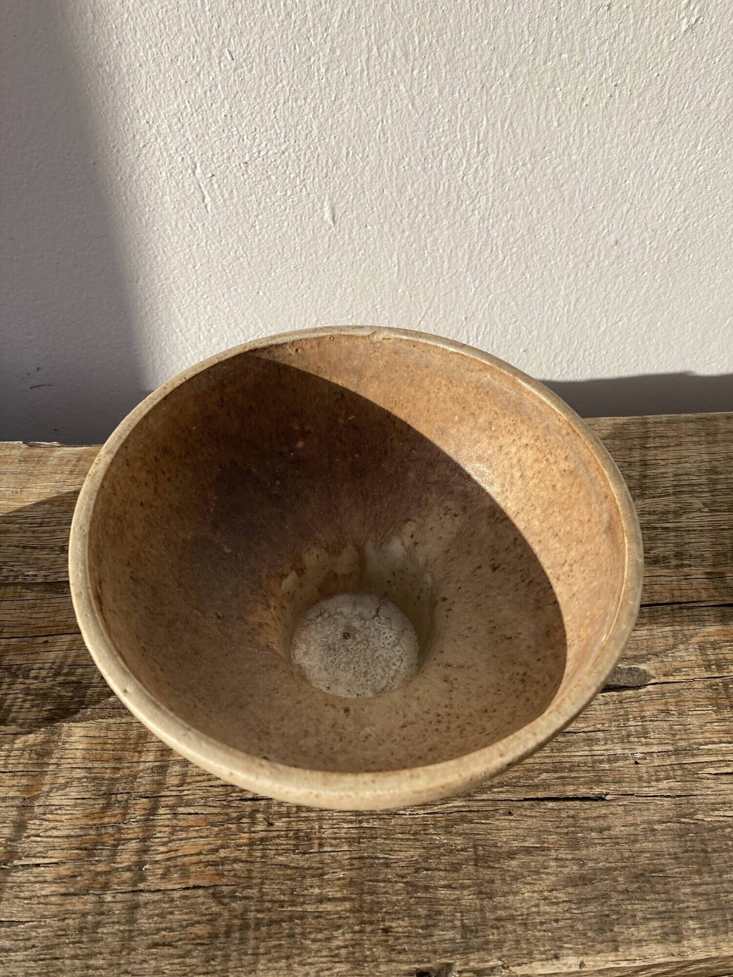 Vintage brown stoneware standing cup / empty pocket or fruit cup
