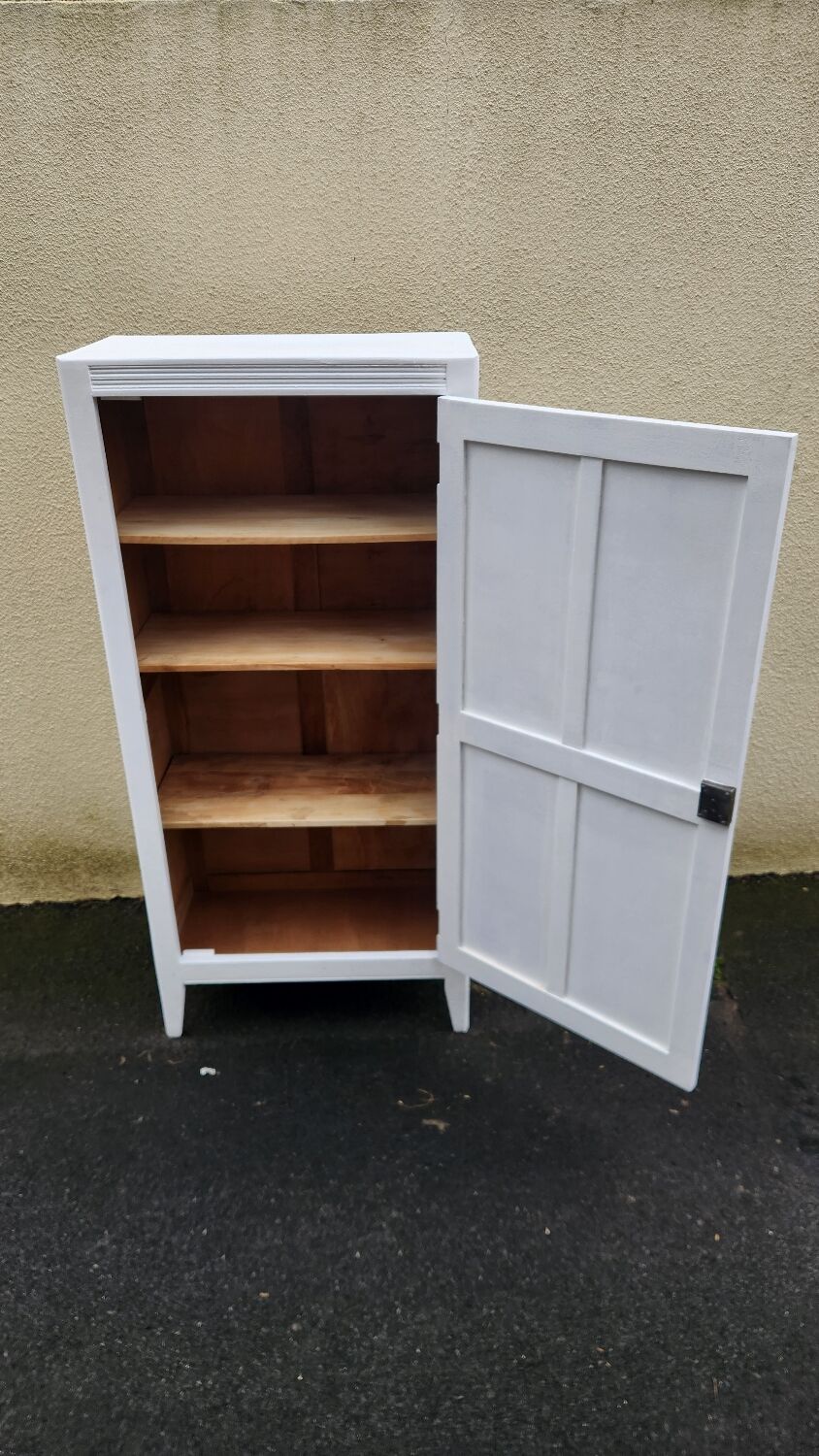 Vintage Parisian wardrobe in white wood from the 1960s-1970s.