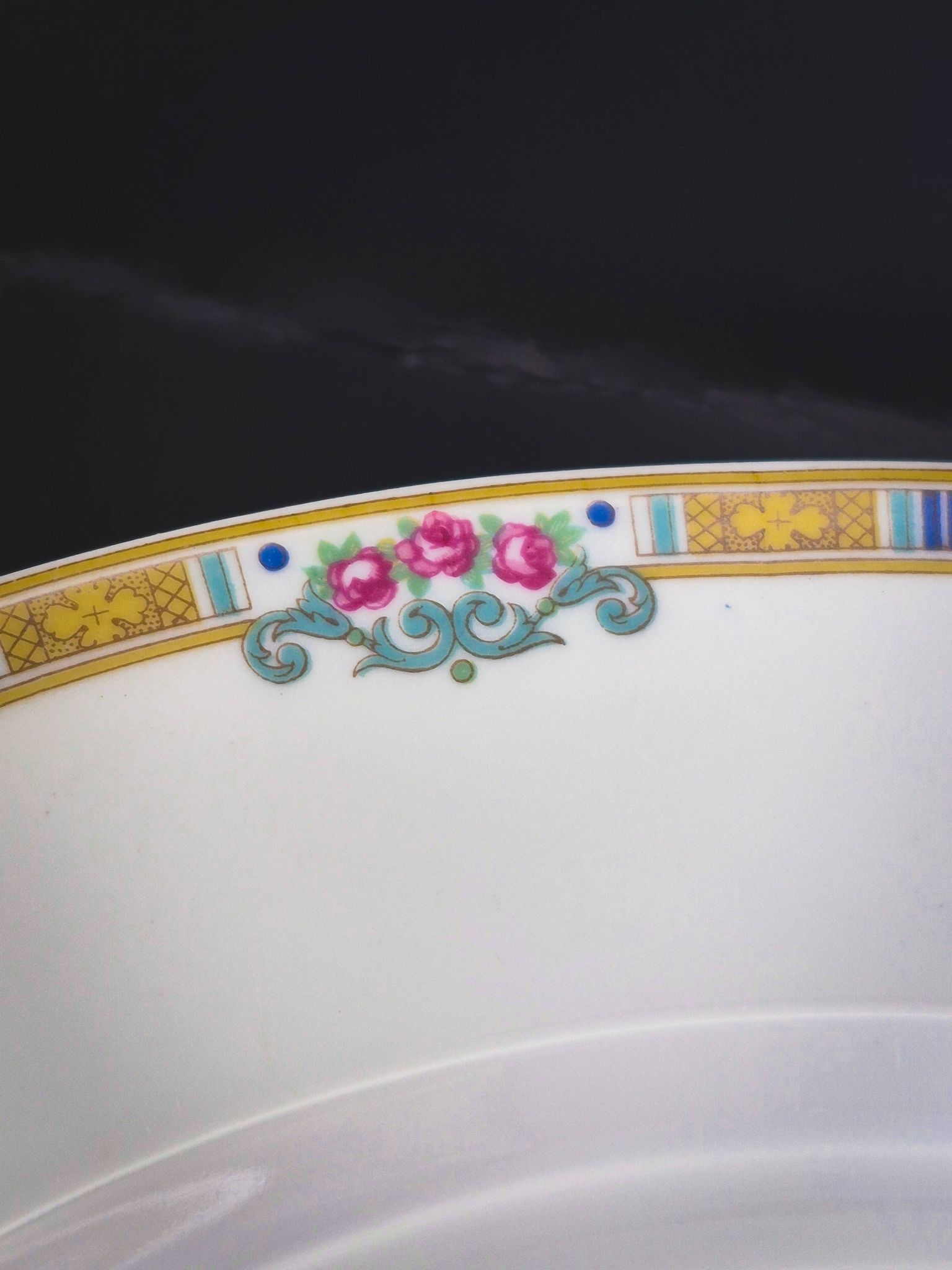 Large round serving dish, semi-deep, Bernardaud Limoges – Art Deco – A718