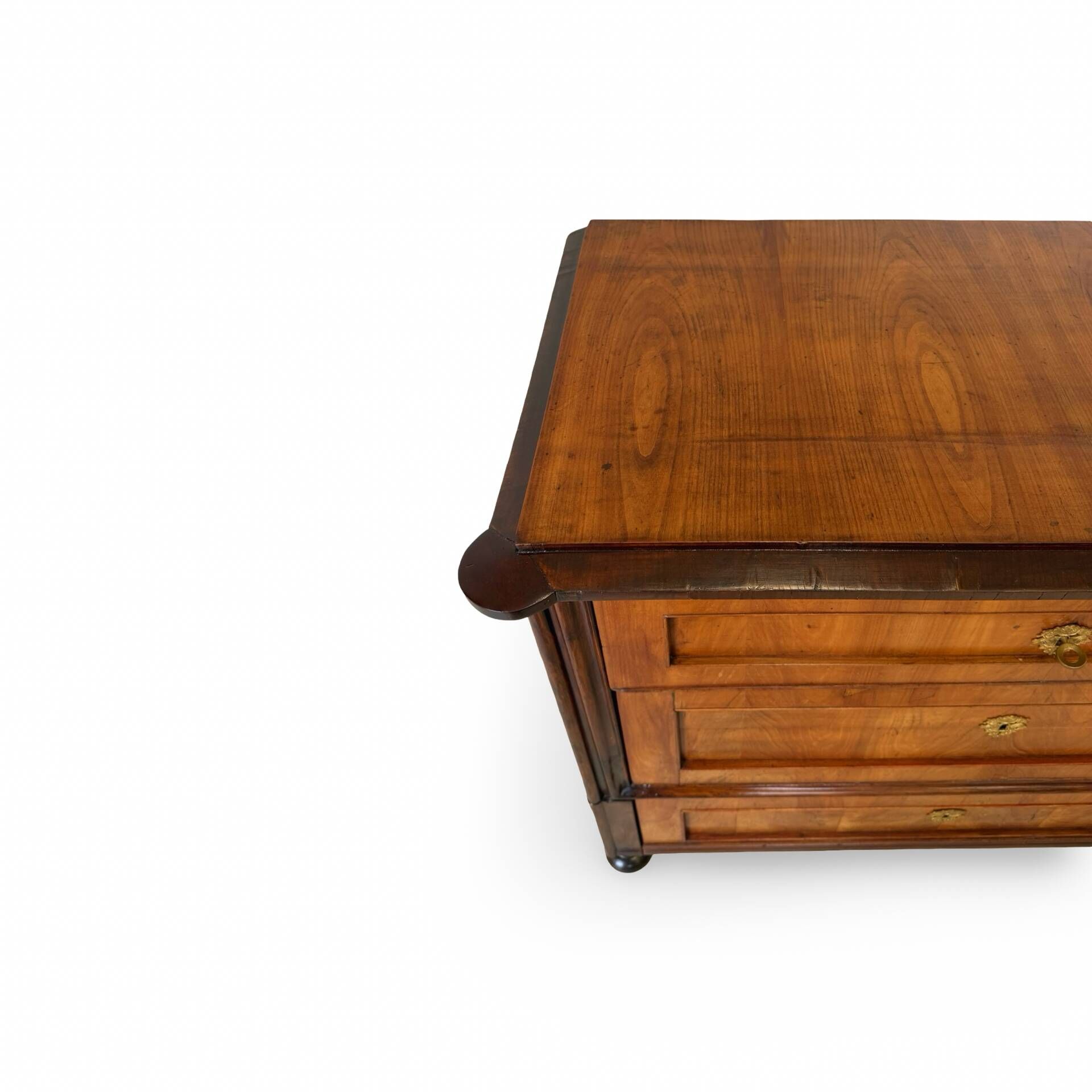 Small Antique walnut and walnut veneered Chest of Drawers – Neoclassic