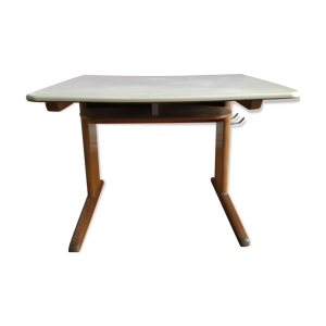 bureau d’écolier ancien