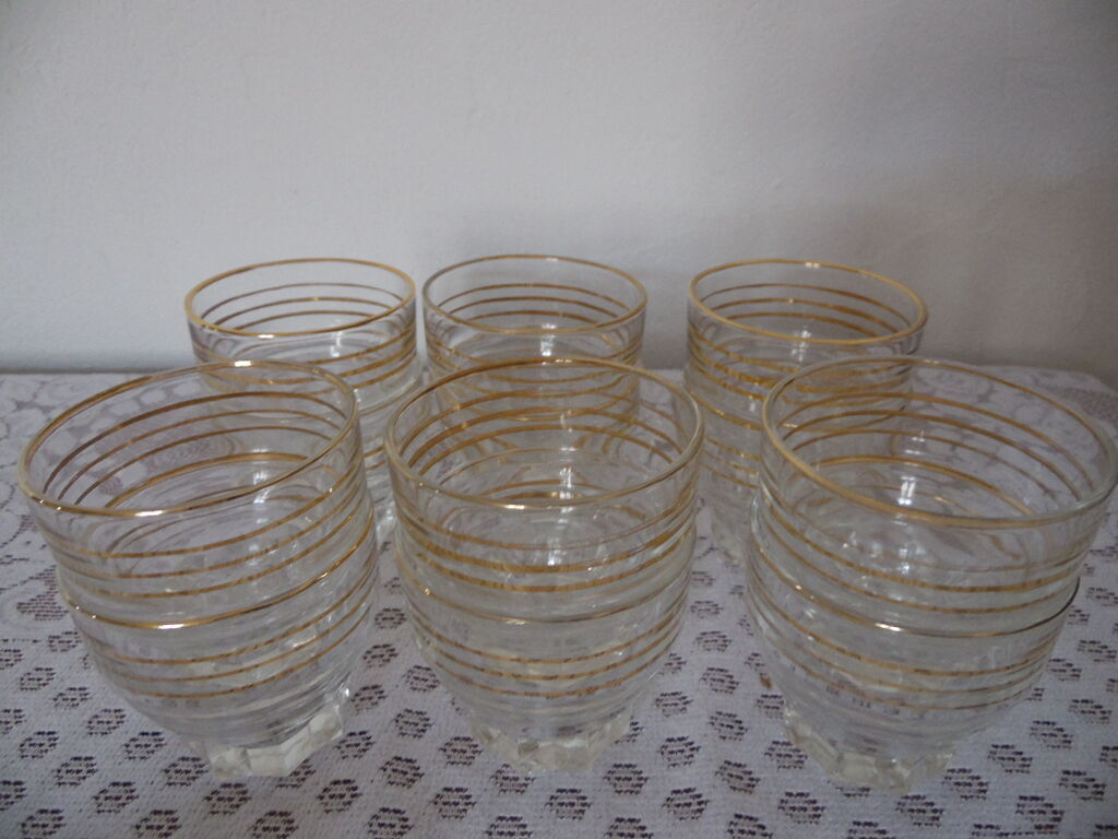 12 vintage liquor glasses