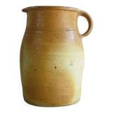 Pichet ancien en faïence française aux tons orangés