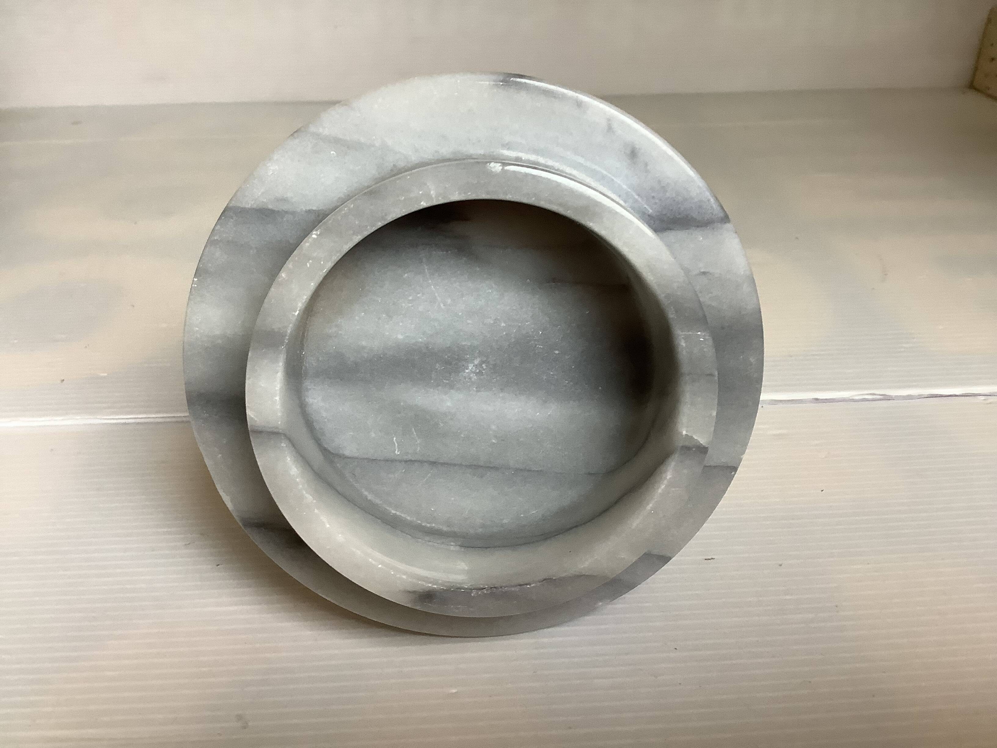 Grey and white marble ring holder tray
