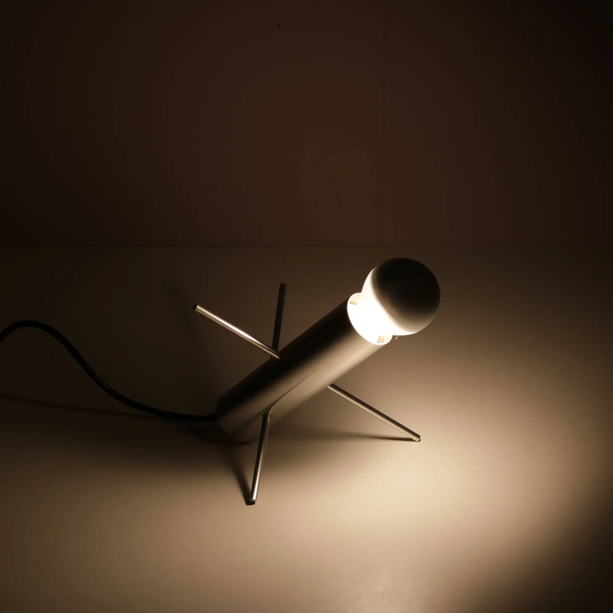 Lampe de table « Krekel » des années 1960, conçue par Otto Wasch pour Raak (Pays-Bas).