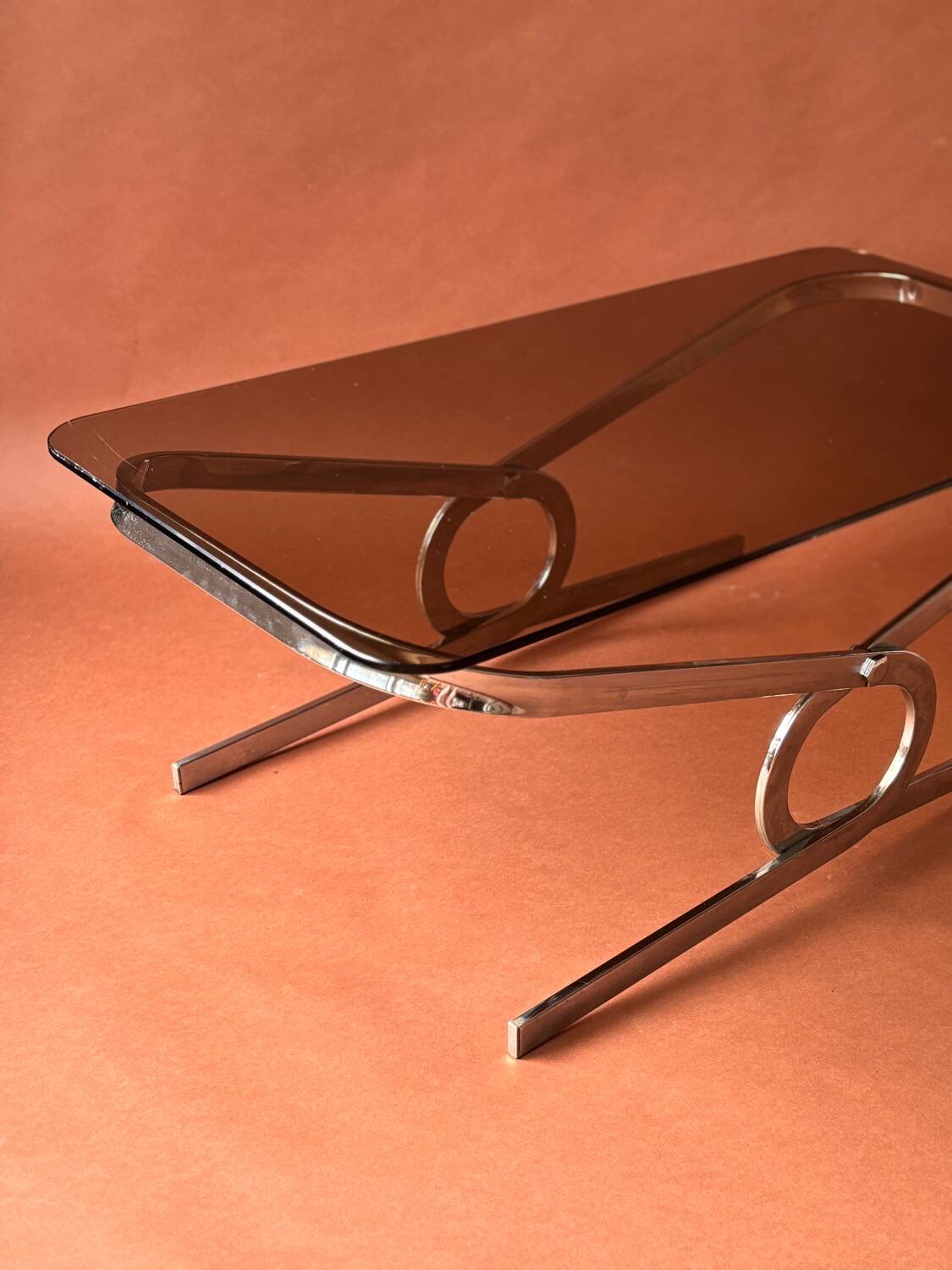 Table basse verre fumé et chrome 1970