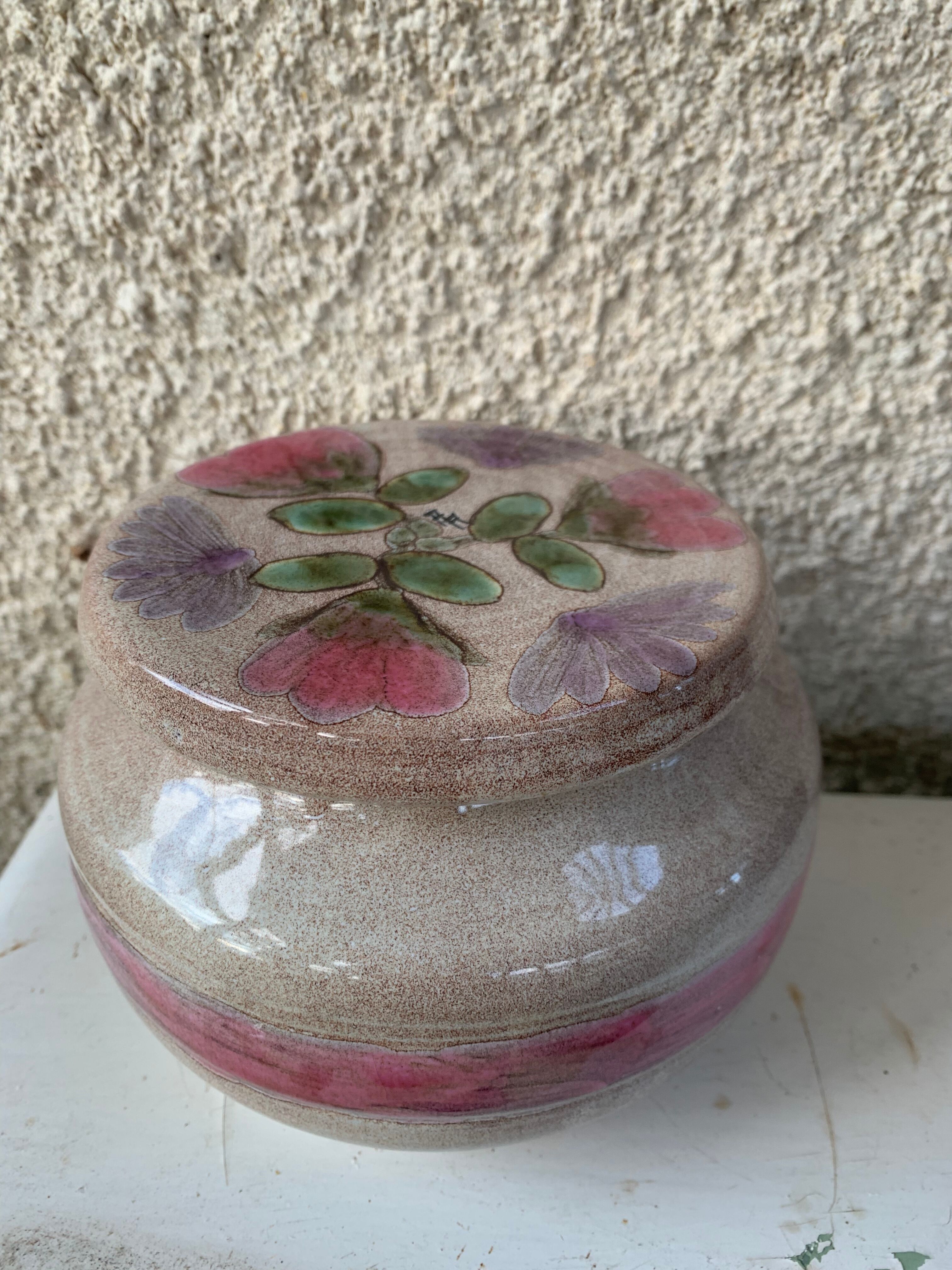 Ceramic pot enamelled vintage floral pattern