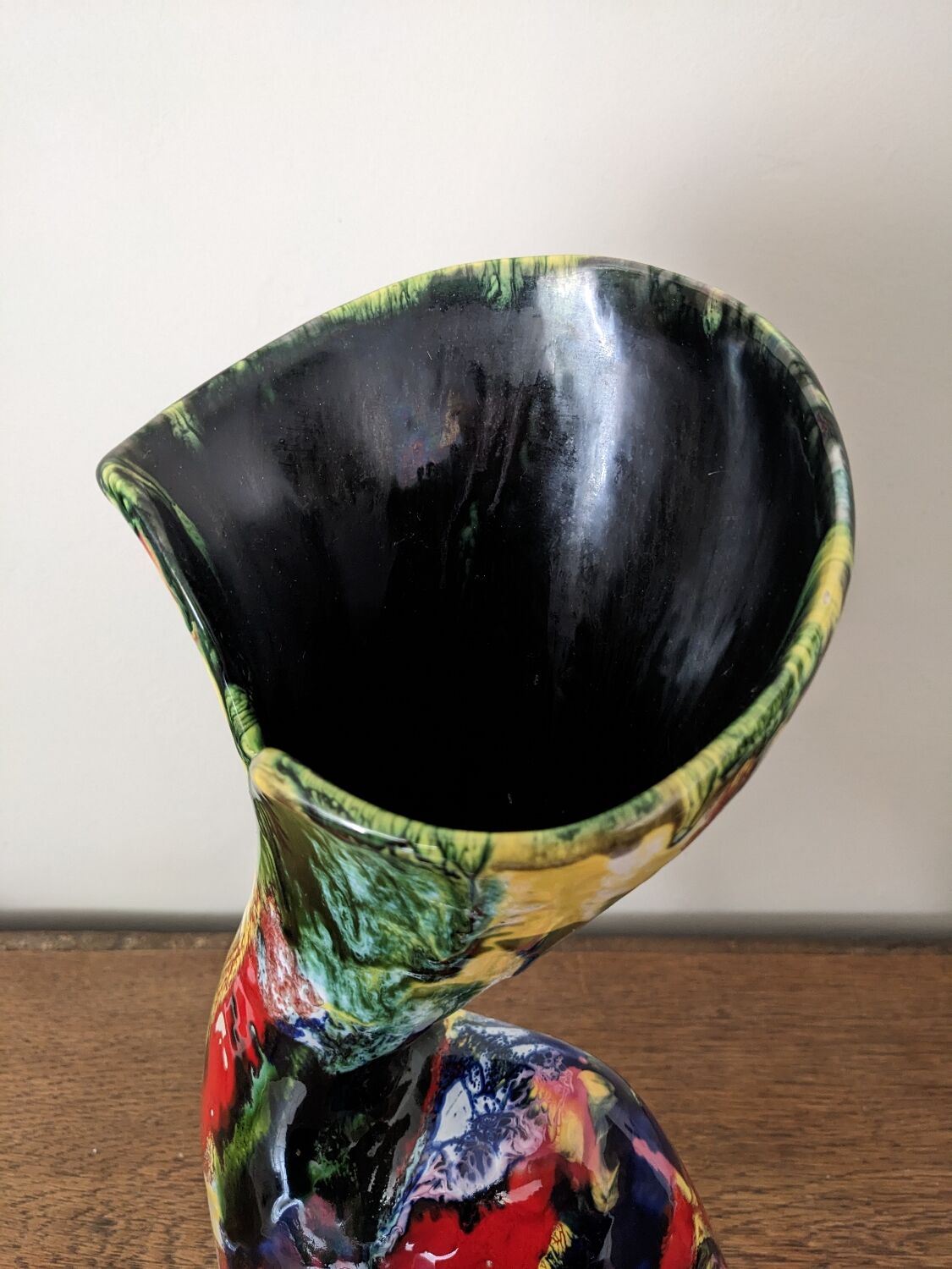 Vase tripode zoomorphe en céramique A. Dressinval