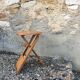Tabouret pin massif pliable design Adrian Reed, modèle "suzy"