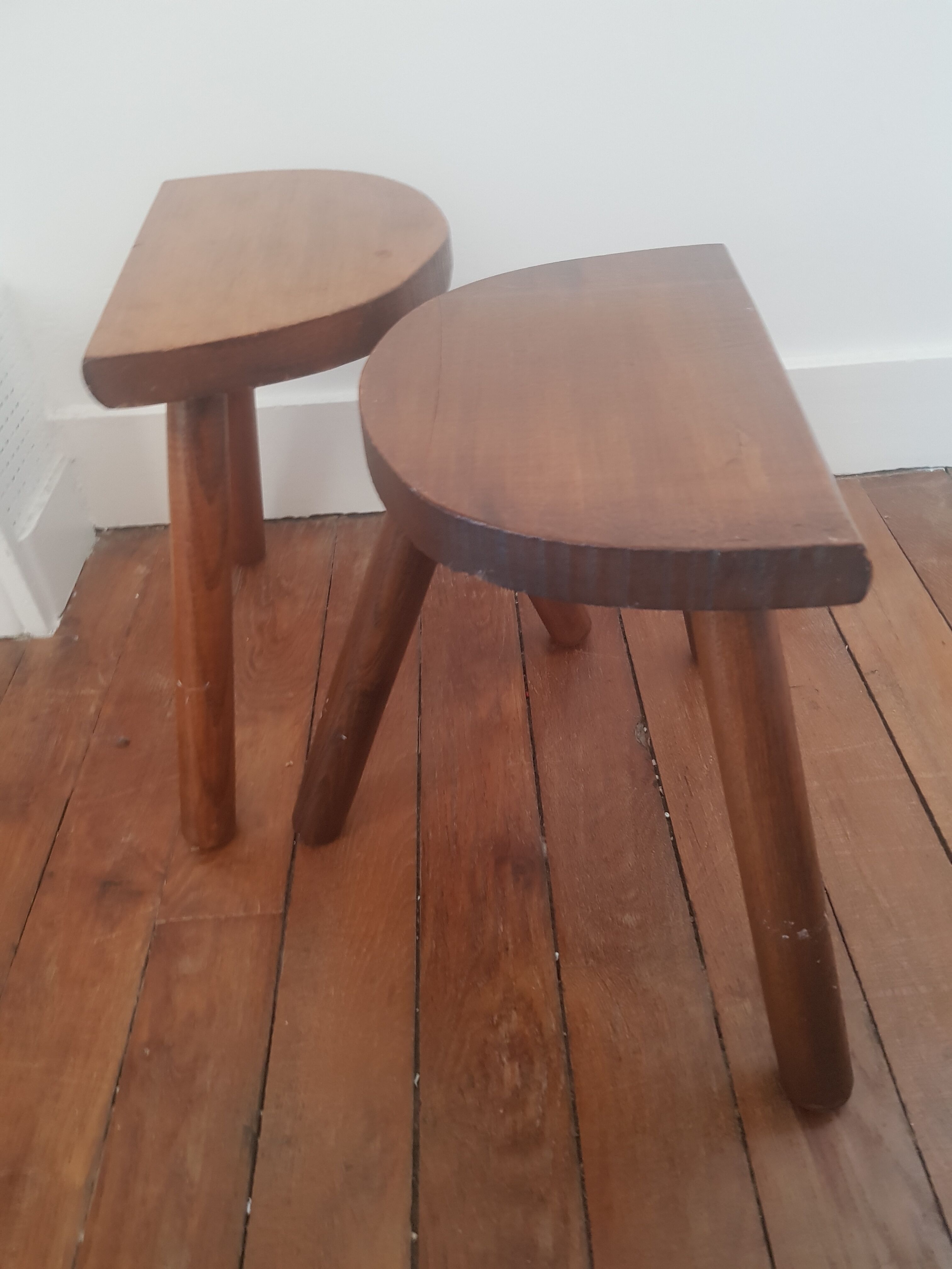 Set of 2 tripod stools