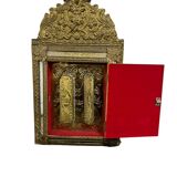 Wall cabinet / vintage mirror in gilded brass