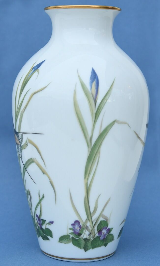 FRANKLIN Porcelain Bird Decorated Vase