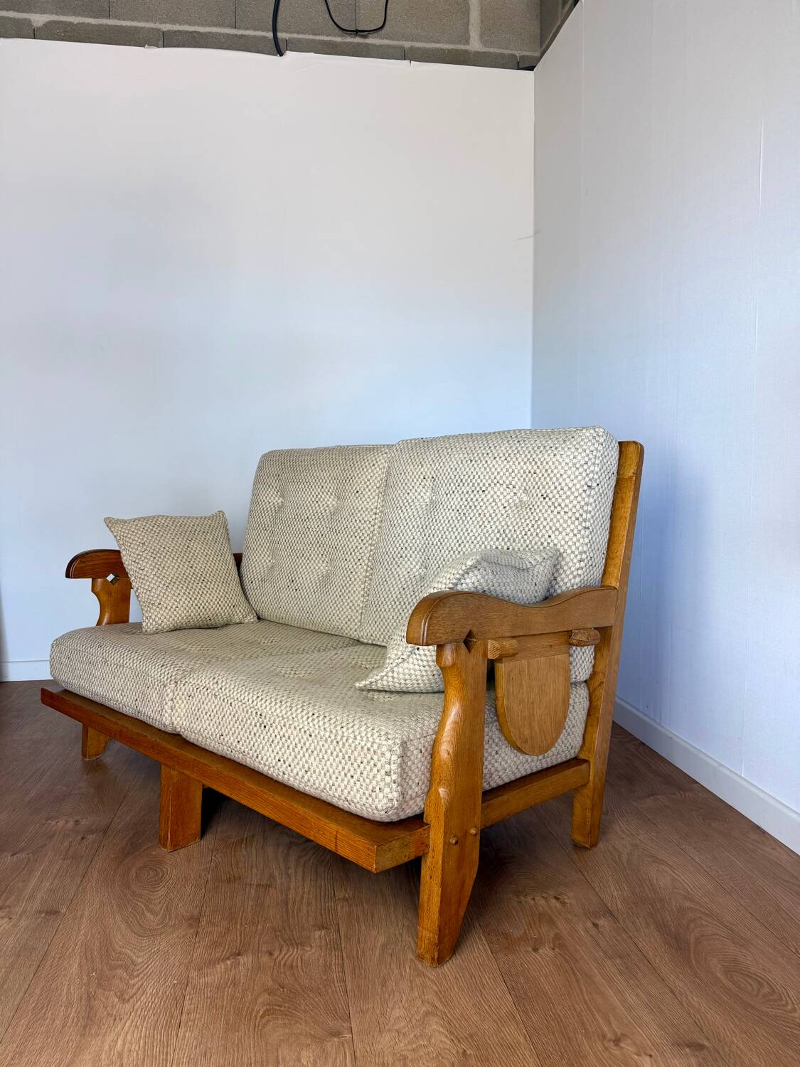 Banquette 2 places attribuée à Guillerme & Chambron – Votre Maison, an