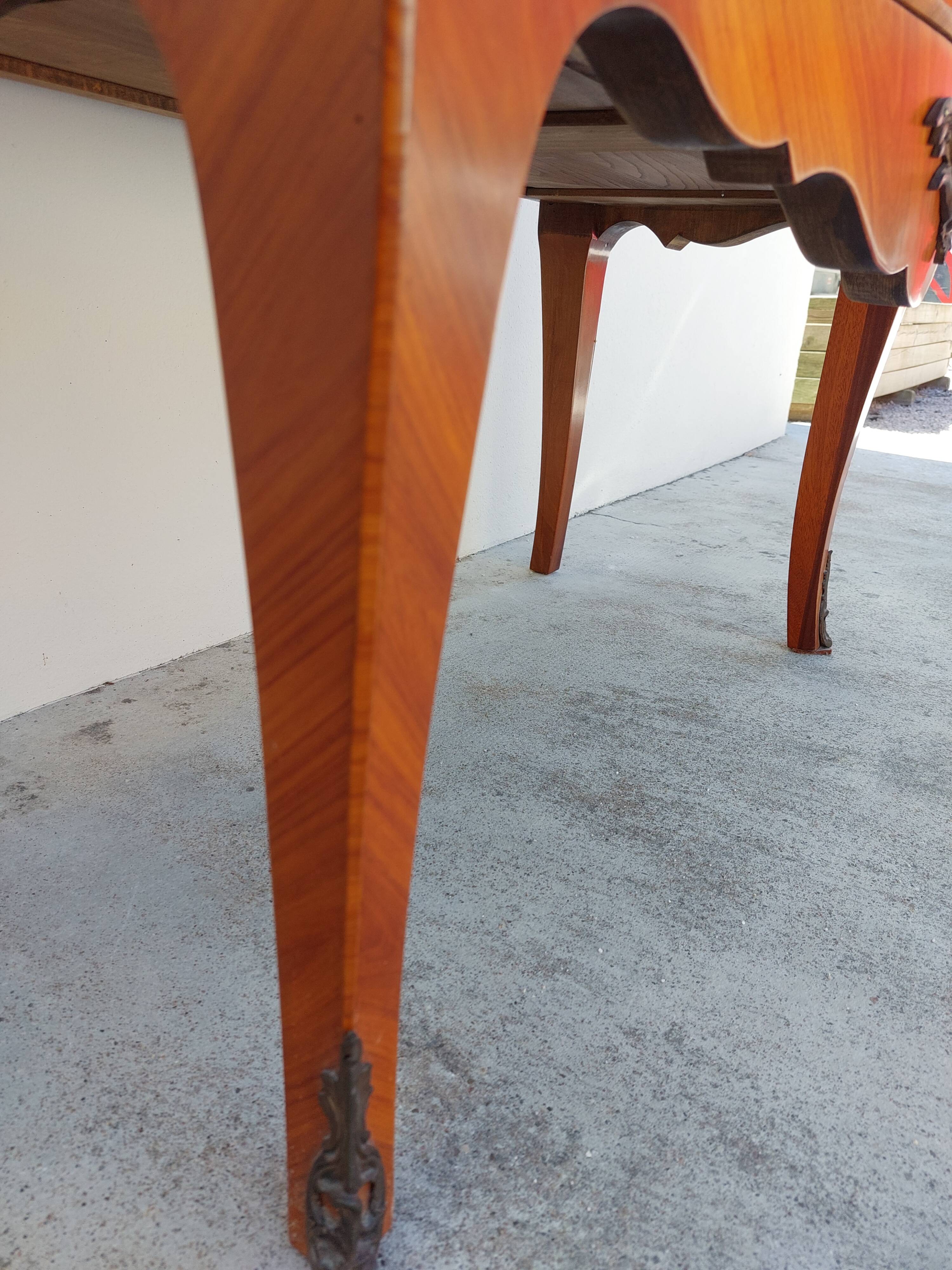 Louis XV chest of drawers in rosewood marquetry