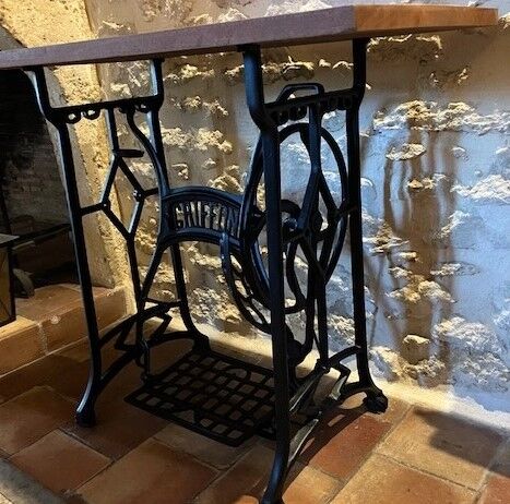 Table feet sewing machine