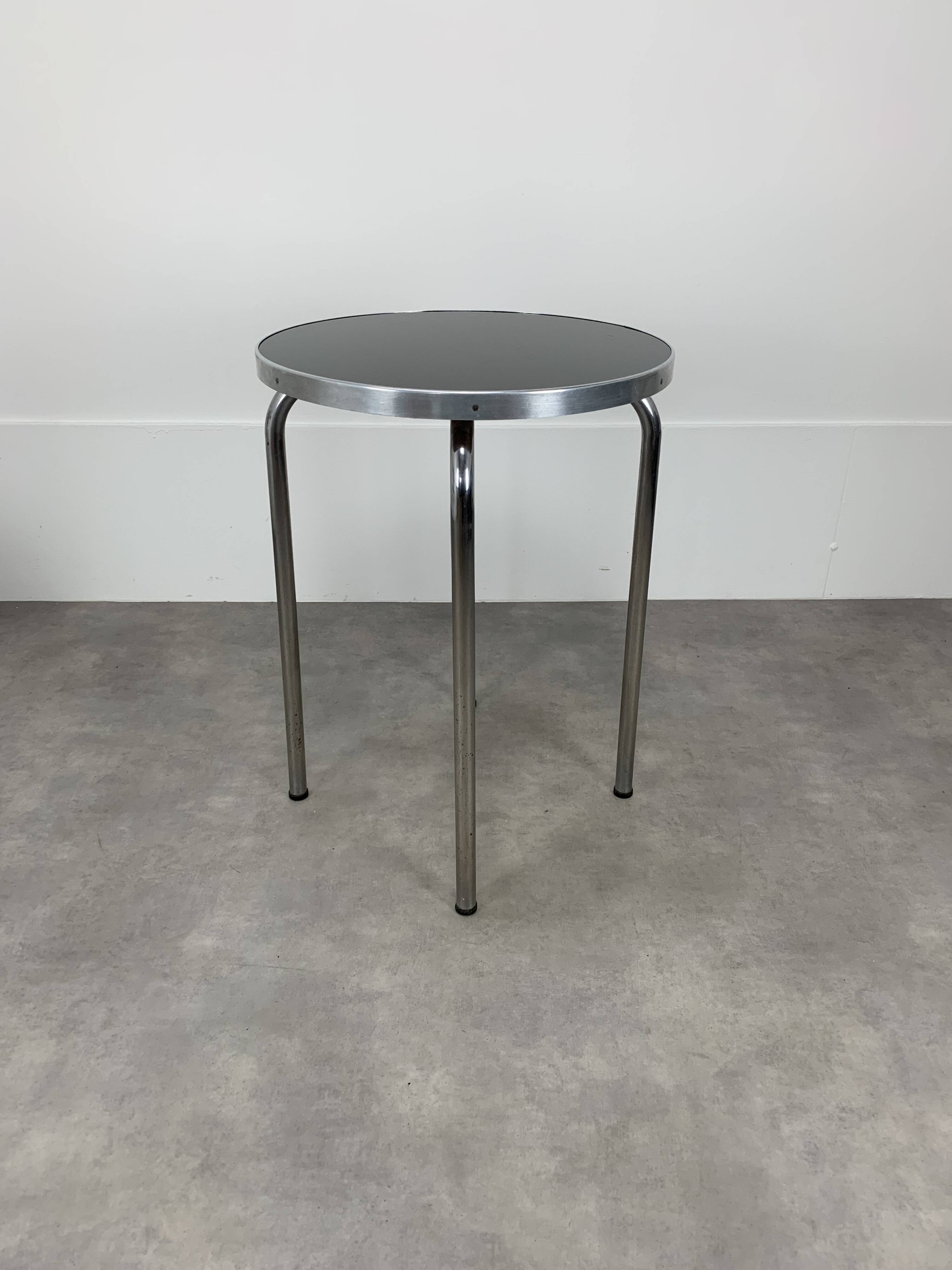 Bauhaus pedestal table, side table